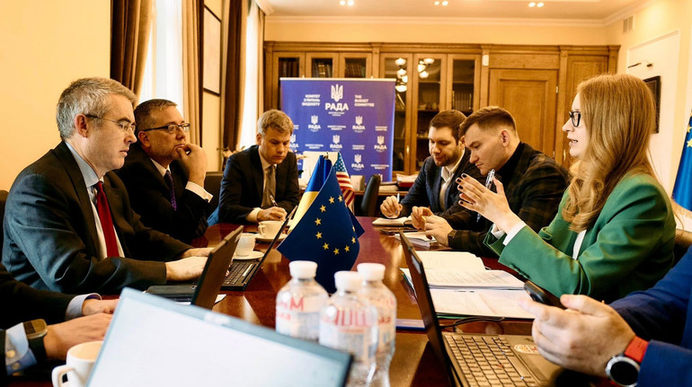 Ми готувалися до затримок: у Раді повідомили, коли в України закінчаться міжнародні гроші