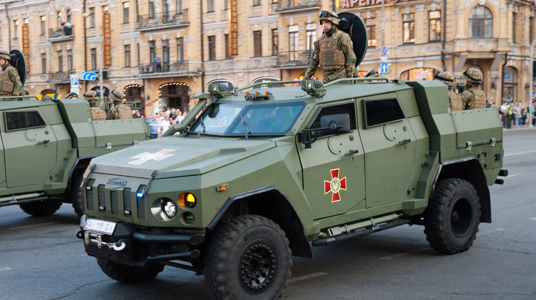 Из-за недостатка финансирования Украина производит меньше оружия, чем может - NYT