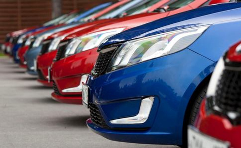 Українці активно скуповують автомобільний секонд-хенд