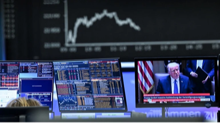 Нефтяной скачок обрушился на Уолл-стрит: все основные индексы пошли вниз