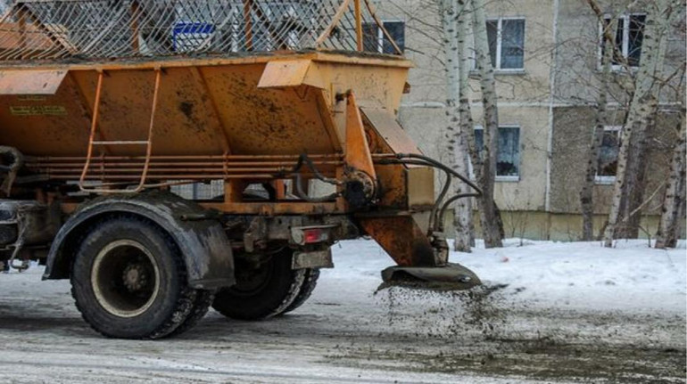 Прокуратура Києва виявила 2 мільйона гривень переплати за дорожню сіль