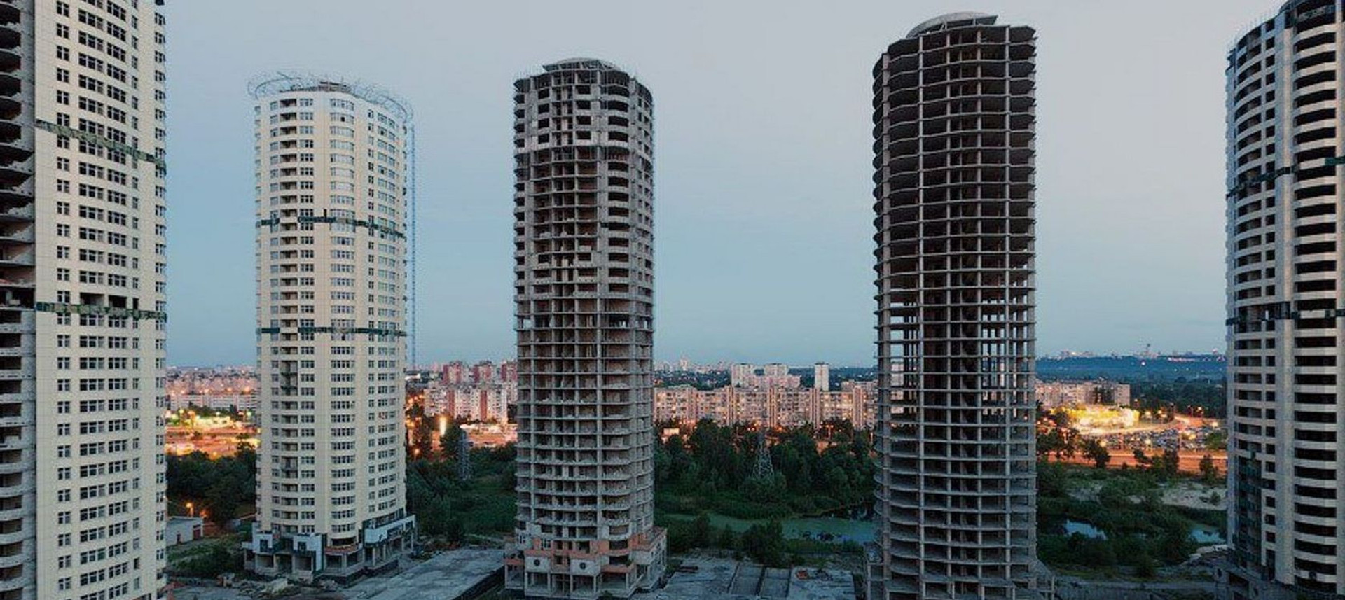 Заброшенные здания и незаконные новостройки Киева. Что с ними будет делать правительство?
