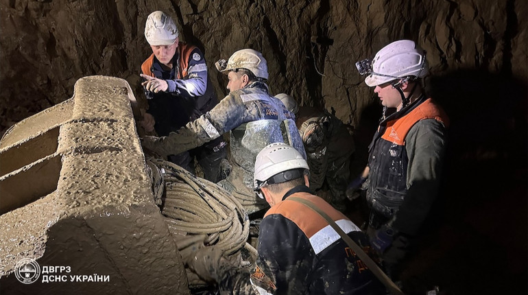 Двое шахтеров умерли из-за прорыва