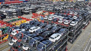 Авторынок Украины в 2025 году: рекордно вырос спрос на электромобили, просел сегмент грузовиков