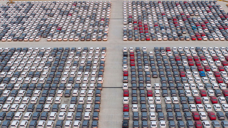 В прошлом году украинцы приобрели рекордное количество новых авто начиная с 2022 года