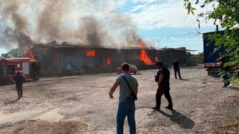 РФ вдарила по відділенню Нової пошти на Вінниччині: восьмеро поранених