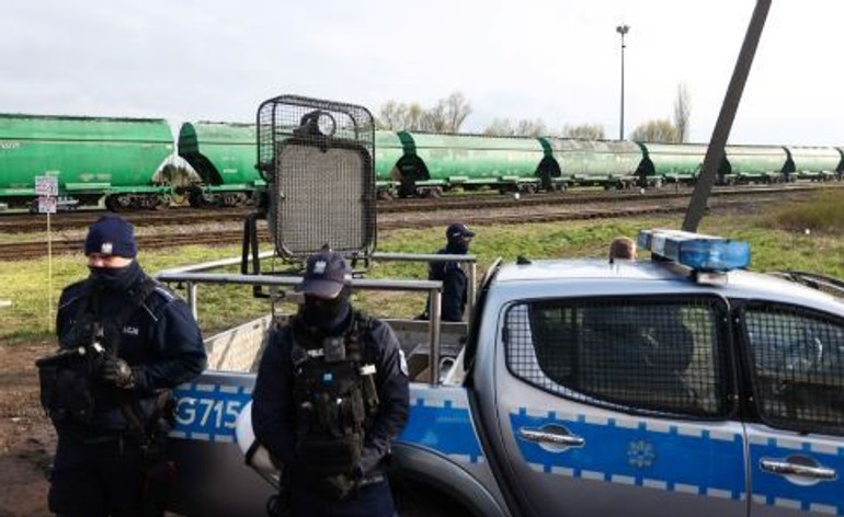 Укрзализныця возобновила транзит зерна через Польшу