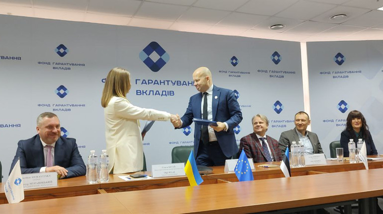 Эстонцы окончательно выкупили РВС банк