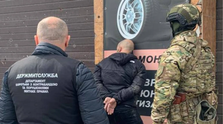 Ввоз авто под видом гуманитарки: в ГМС рассказали о масштабах схемы