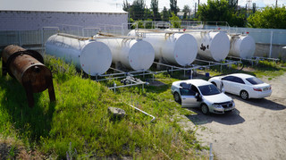 БЭБ нашло нелегальную нефтебазу, которая продавала топливо через сеть