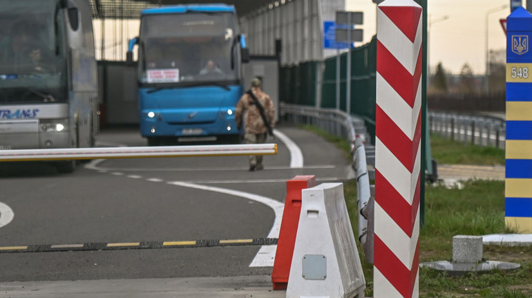 Пограничники назвали наиболее загруженные пункты пропуска на Львовщине накануне праздников