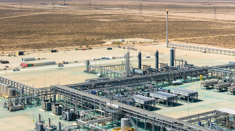 ОАЭ возобновили работу ключевого газового завода, но уменьшили объем производства