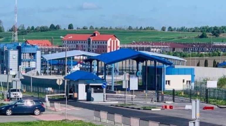 На пункті пропуску Рава-Руська побудують додаткові майданчики для транспорту