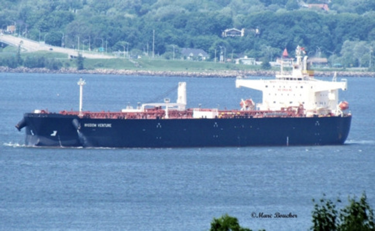 Новини вихідних: перший танкер нафти із США та представники Зеленського у держбанках