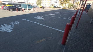 Не менше 5%: в Україні запрацював закон про виділення паркомісць для авто з дітьми