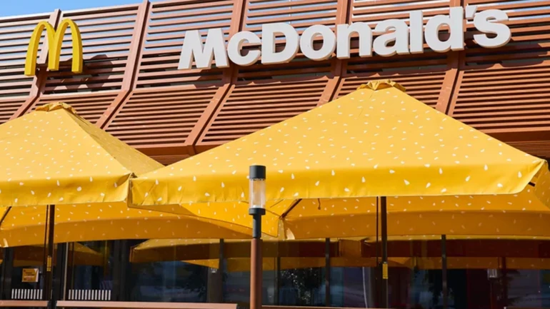 У Києві запрацював ресторан McDonald's, який було пошкоджено внаслідок атаки РФ