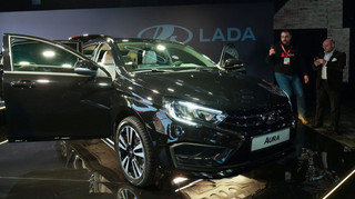 Автоваз урізає зарплати на мінімум 20% через кризу на ринку