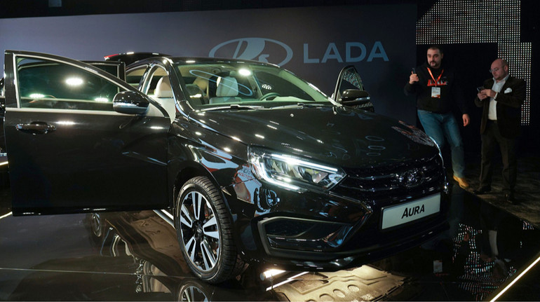 Автоваз урізає зарплати на мінімум 20% через кризу на ринку