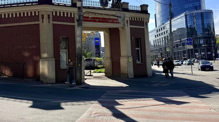 Будівництво на території найстарішої лікарні Києва: прокуратура оскаржує інвестдоговір