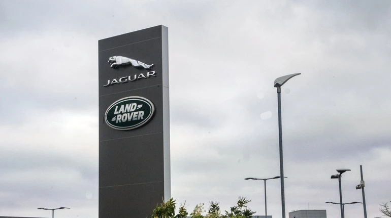 Годовая прибыль автопроизводителя Jaguar упала на 99%