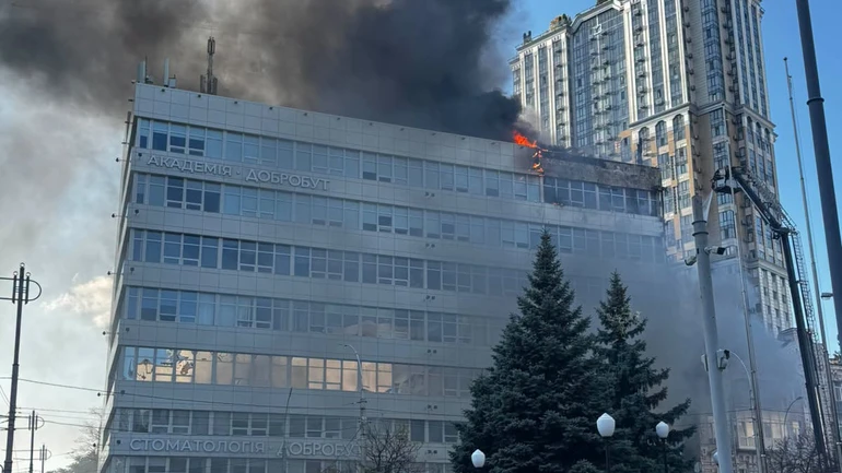 РФ вдруге вдарила по медцентру Добробут: семеро постраждалих