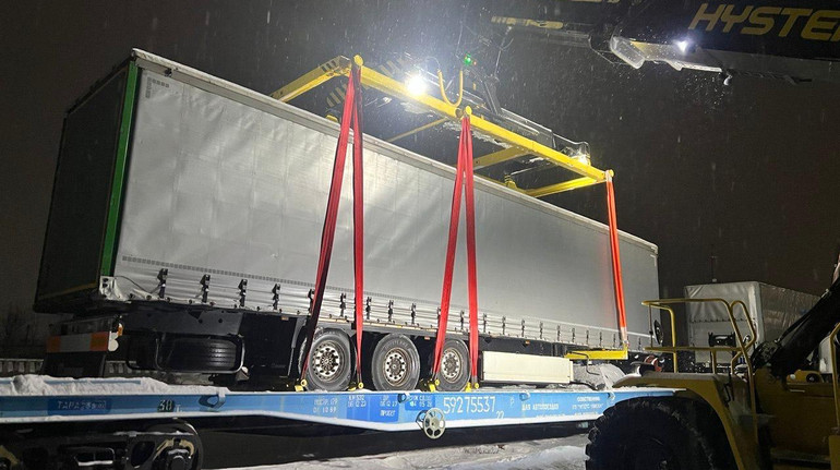 Укрзалізниця вперше відправила контрейлерний поїзд до Угорщини