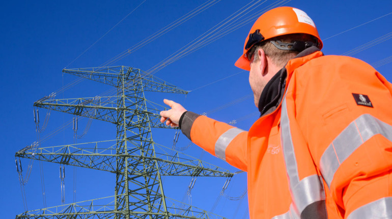 На Одещині енергетики повернули світло для тисяч родин після обстрілів РФ