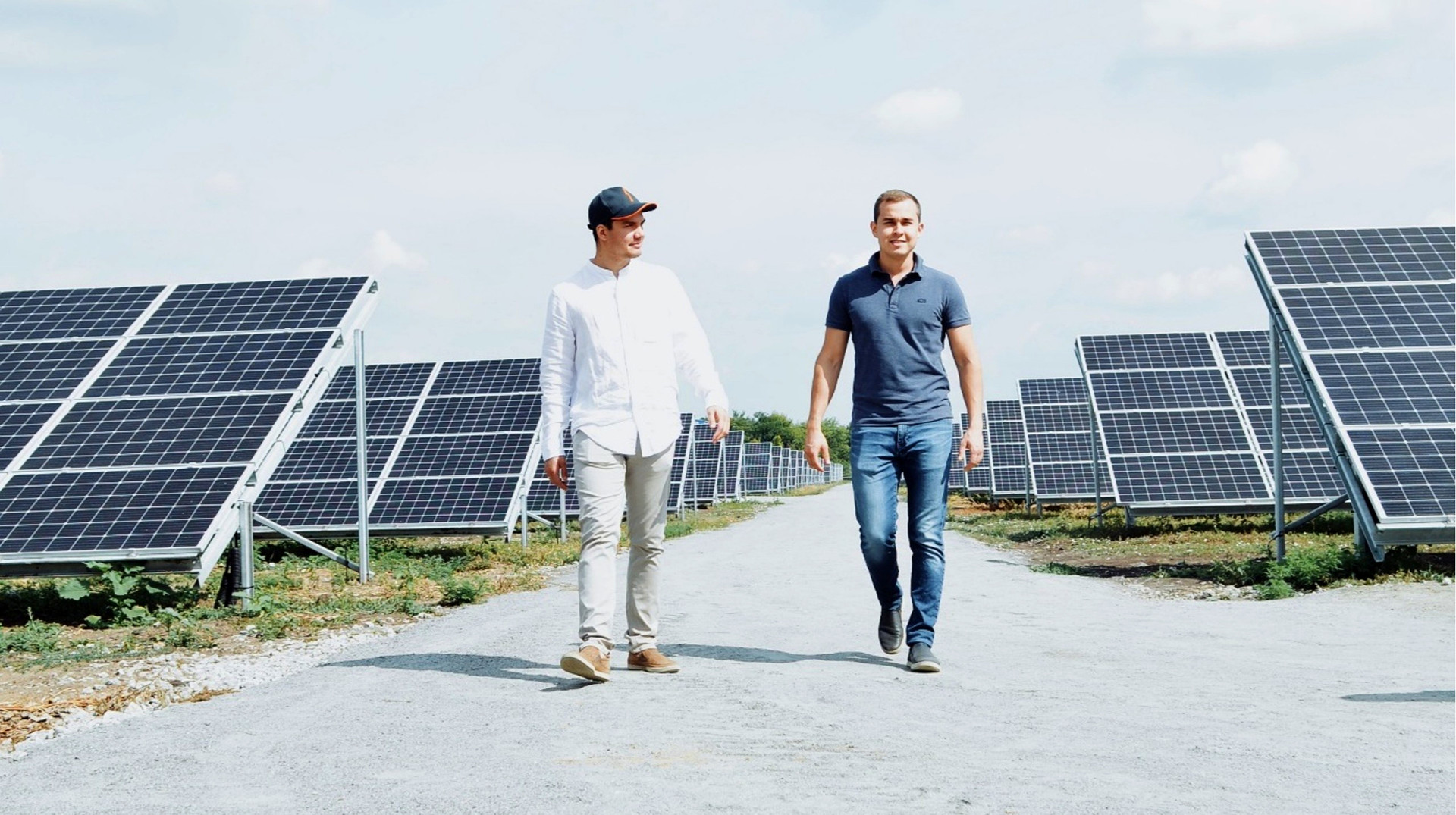 Превратили крыши 70 бизнесов в СЭС и сэкономили им десятки миллионов в энергокризис