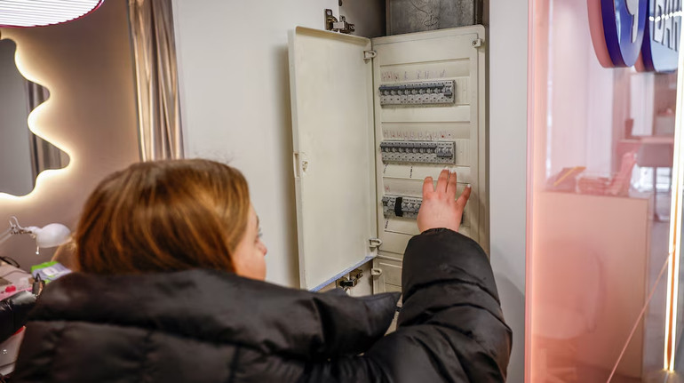 Бизнес Украины замерзает без света: салоны и рестораны на грани – Reuters