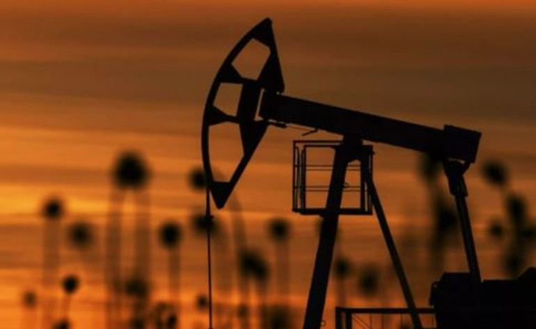 Нафта дешевшає на тлі падіння запасів у США: Brent нижче $80 за барель