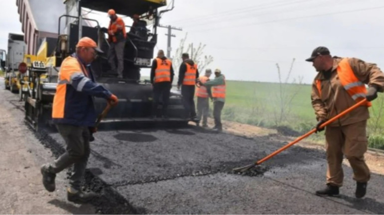 Свириденко пообіцяла ямковий ремонт на усіх трасах до літа