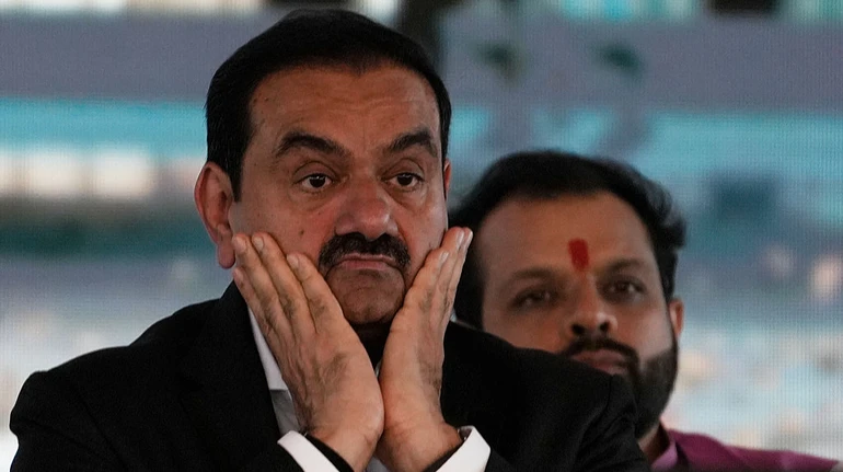 Найбагатша людина Азії втратила 15,7% статків та поступилася місцем іншому індійцю