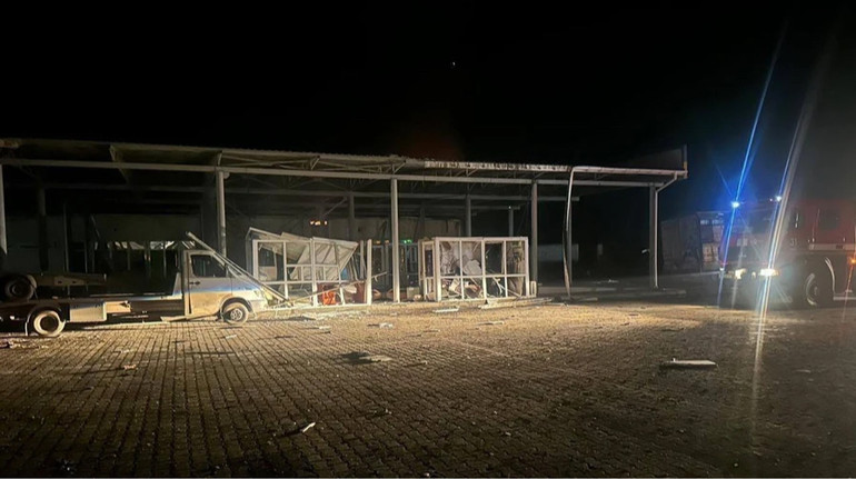 Пункт пропуска Орловка приостановил работу после атаки РФ: какие альтернативы