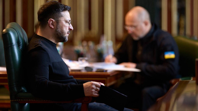 Зеленський: У Києві понад 1100 багатоповерхівок без тепла, кількість ремонтних бригад збільшиться