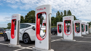 Tesla теряет Британию: продажи упали на 60% за год