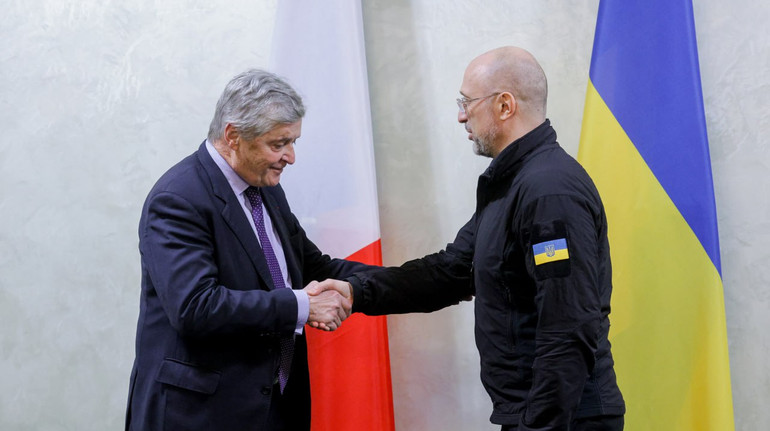 Франция выделяет на поддержку энергетики Украины 150 генераторов и 71 миллион евро