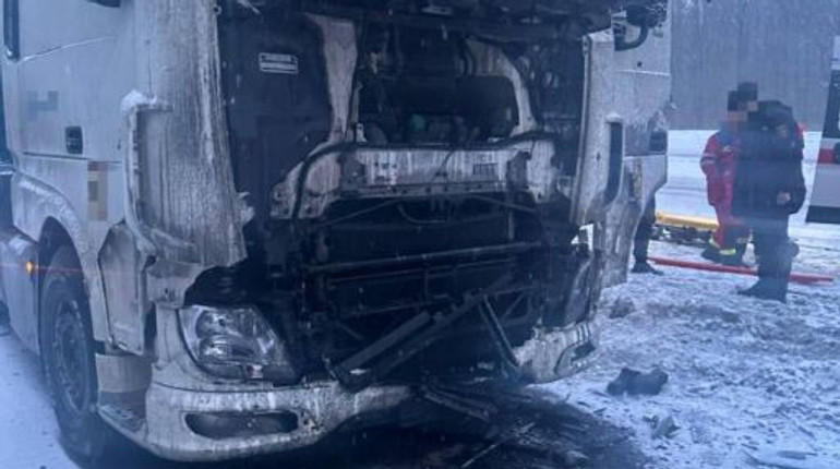 На Харьковщине россияне атаковали грузовики на Харьковщине