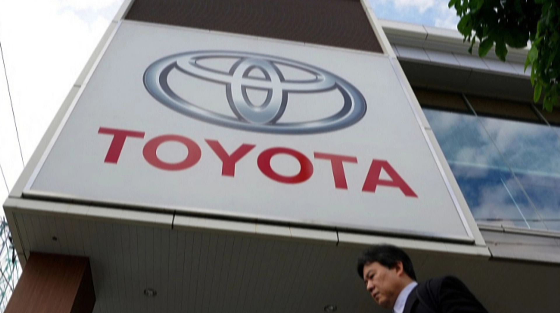 Продажі Toyota падають - Економічна правда