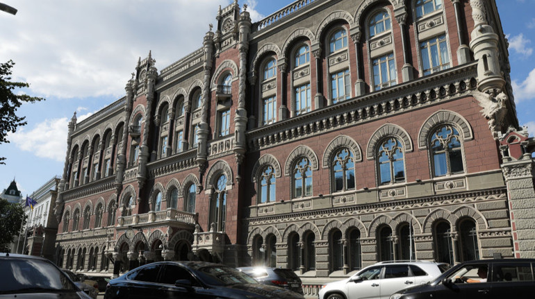 Нацбанк за тиждень продав понад 590 мільйонів доларів