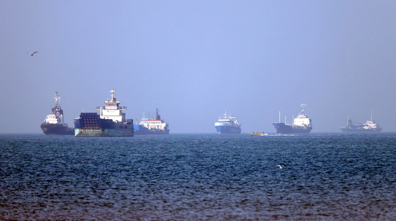 ОАЭ тайно перевозят иракскую нефть через Ормузский пролив