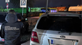 Завозили авто під виглядом гумдопомоги для ЗСУ: на Львівщині викрили схему
