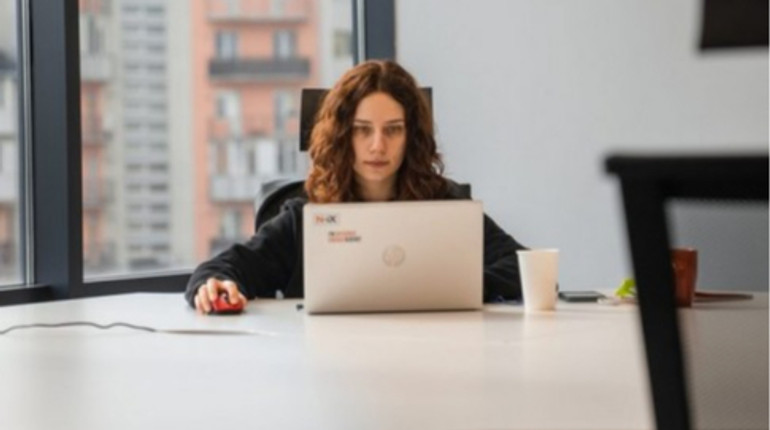 От дизайнера до диспетчера: какими были самые конкурентные профессии 2025 года