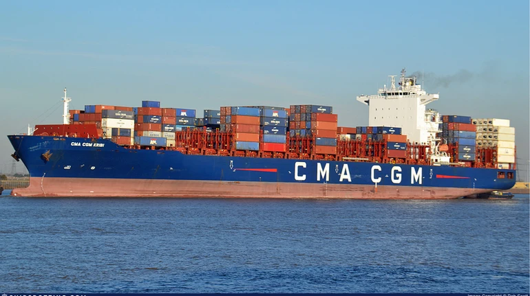 Протоку Ормуз зумів пройти контейнеровоз європейських власників