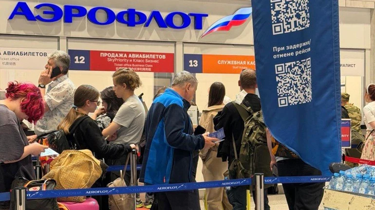 Дроны парализовали Москву: в аэропортах сорвались более 500 рейсов