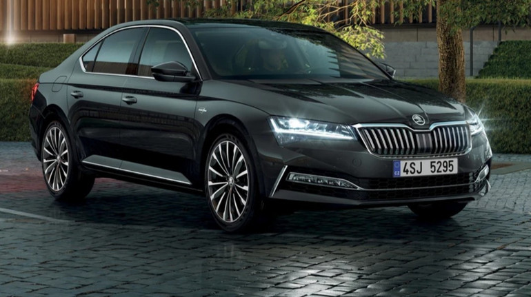 Підприємство МОЗ замовило авто Skoda Superb у топовій комплектації за 2,2 мільйони
