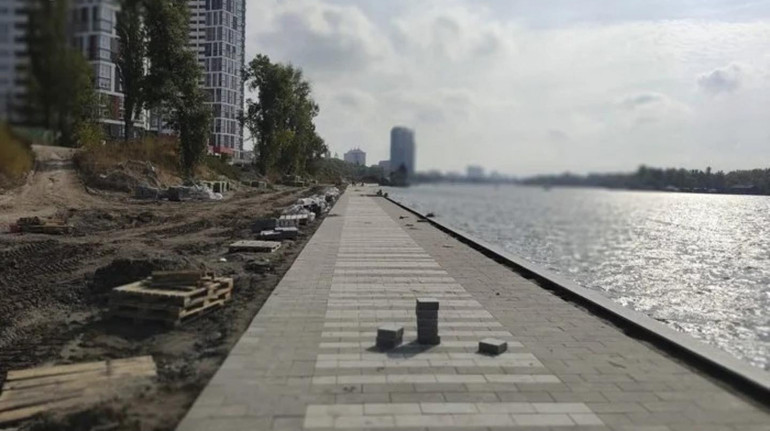 Город вместо застройщика обустроил набережную - коммунальщикам объявили подозрение
