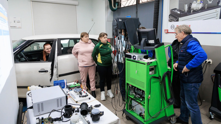 Bosch присоединяется к S.T.A.R: компания поддерживает развитие техобразования для украинок