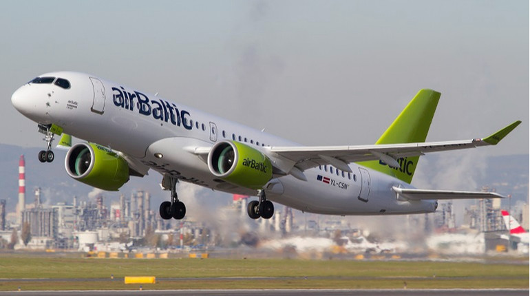 Латвийская AirBaltic разработала план возобновления полетов в Украину
