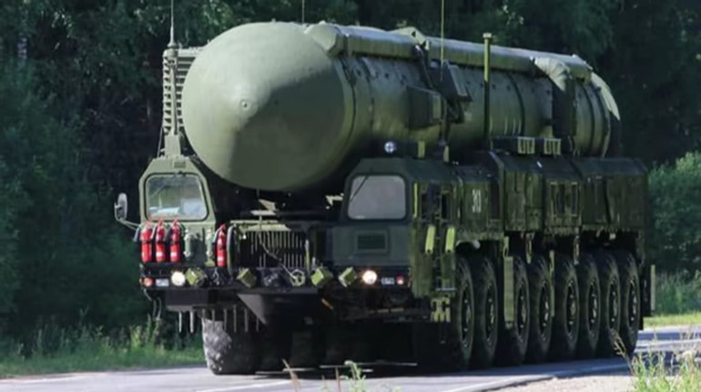 Російські виробники ракети Орешник використовують західне обладнання – FT
