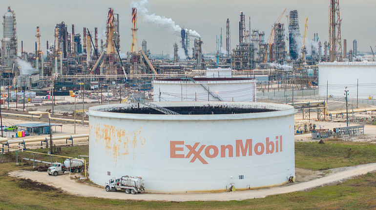 Нафтогігант США почав вивозити персонал з Близького Сходу